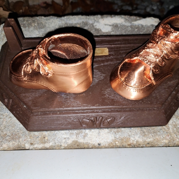 Vintage Bronzed Baby Shoes with Original Plaque - Picture 2 of 8
